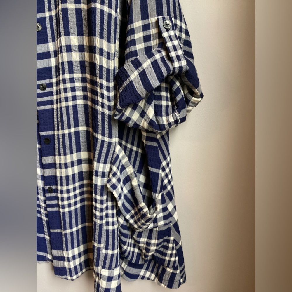 Trisha Tyler Button down - Picture 6 of 11